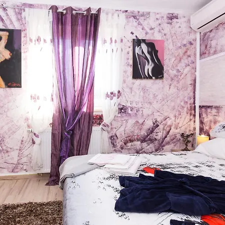 Emily Apartman *